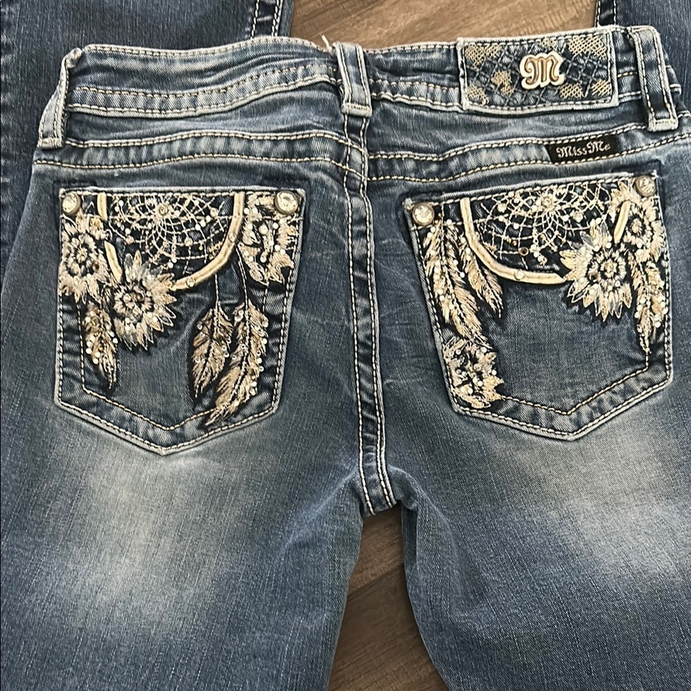 Miss Me Women's Blue Embroidered Jeans 26 with 34 inseam